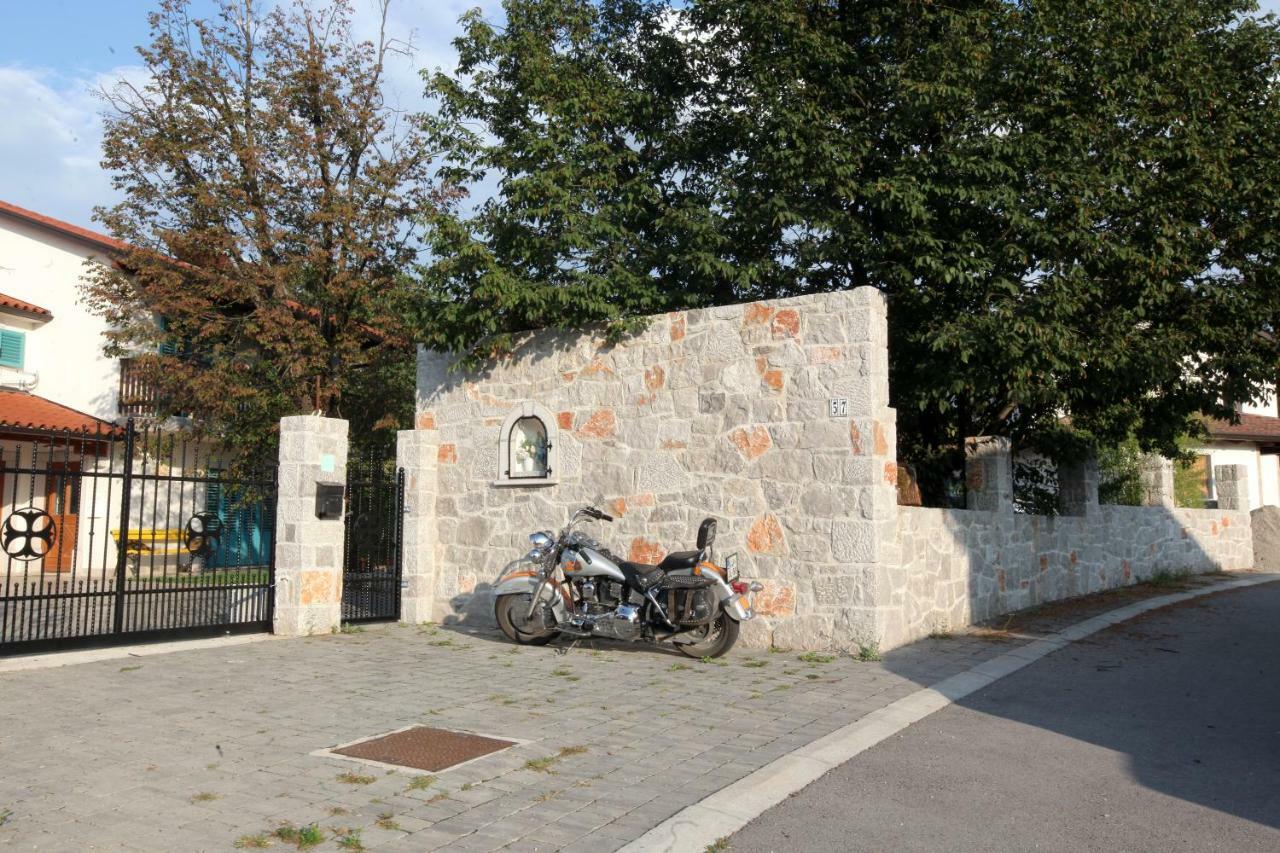 Vila Salamander Štanjel Exterior foto